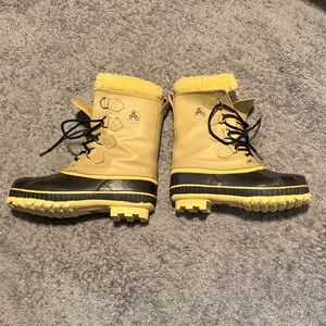 Men's Tan/Yellow Lace-Up Winter Boots with Black Sole and Shearling Collar